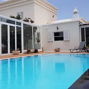 https://casa-makuki.in-canary-islands.com